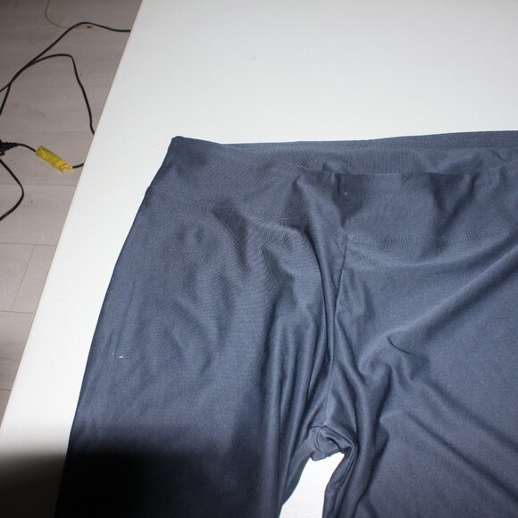 Blue Nike Athletic Capris Size Large - Picture 2 of 5